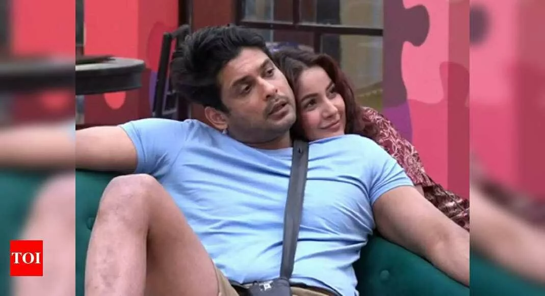 Bigg Boss 13: Shehnaz feels she is imposing her friendship on Sidharth while he is only thinking about the game - Times of India