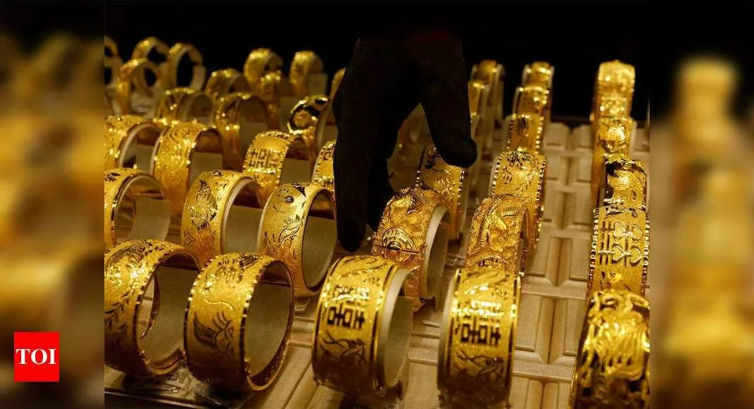 March gold imports hit 6-1/2-year low on record price: Report - Times of India