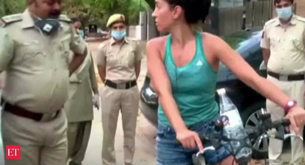 Watch: Uruguayan national gets into verbal spat with Delhi Police over lockdown violation
