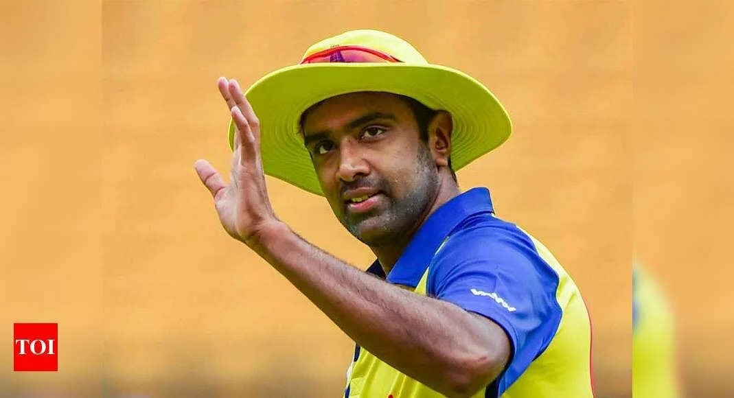 Ashwin calls Vadivelu a potential cricketer - Times of India