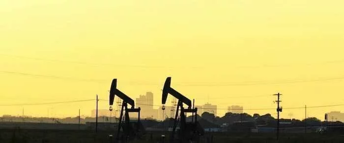 Russian Oil Major To Cut 290,000 Bpd As Crude Falls Into Negative Territory | OilPrice.com