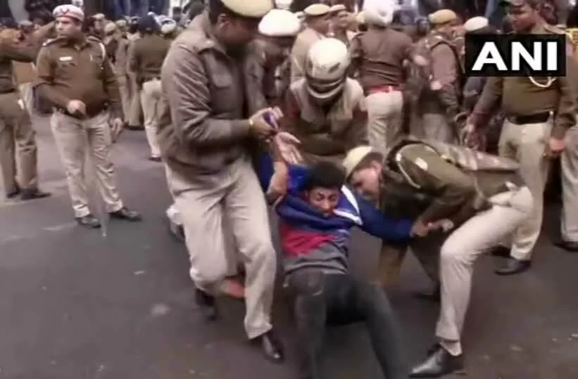 'If you fail to appear, appropriate legal action will be taken against you': Delhi Police Special Cell sends notice under UAPA to another Jamia student and calls him for interrogation amid lockdown to the headquarters despite a case of COVID-19 being found there - Trending News Today May 14, 2020: Delhi Riots: Police Sends Notice to Another Jamia Student Under UAPA, Calls For Interrogation Despite COVID-19 Case at Special Cell Headquarters