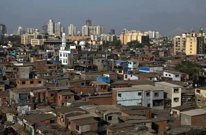 India struggles to contain coronavirus, enforce lockdown in sprawling city slums
