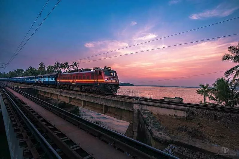 Amid the Covid-19 pandemic, the Indian Ministry of Railways has announced that the suspension of passenger railway operations will be extended until 3 May.