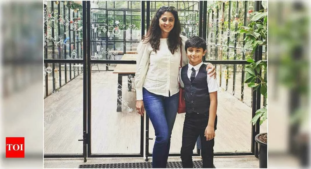 Monday Motivation: Kaniha and her cute little workout partner are doling out fitness inspiration - Times of India