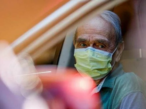 Coronavirus LIVE: India cases soar to 21,471; global total at 2,636,989