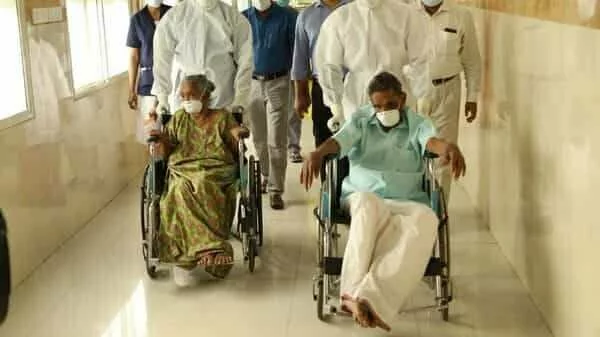 Kerala: India's oldest Covid-19 survivor, 93-yr-old man, and his wife discharged